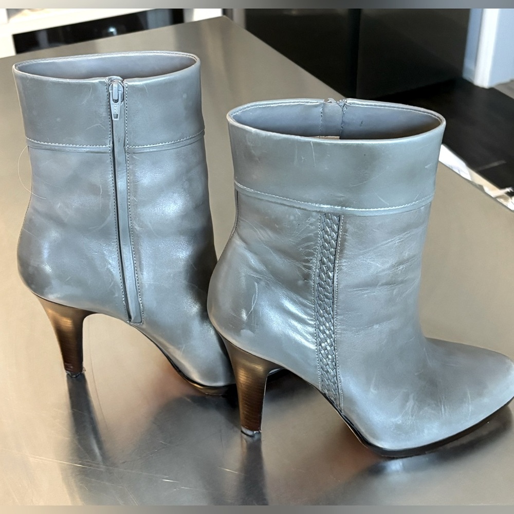 Cole Hahn Gray Bootie Size 8.5
